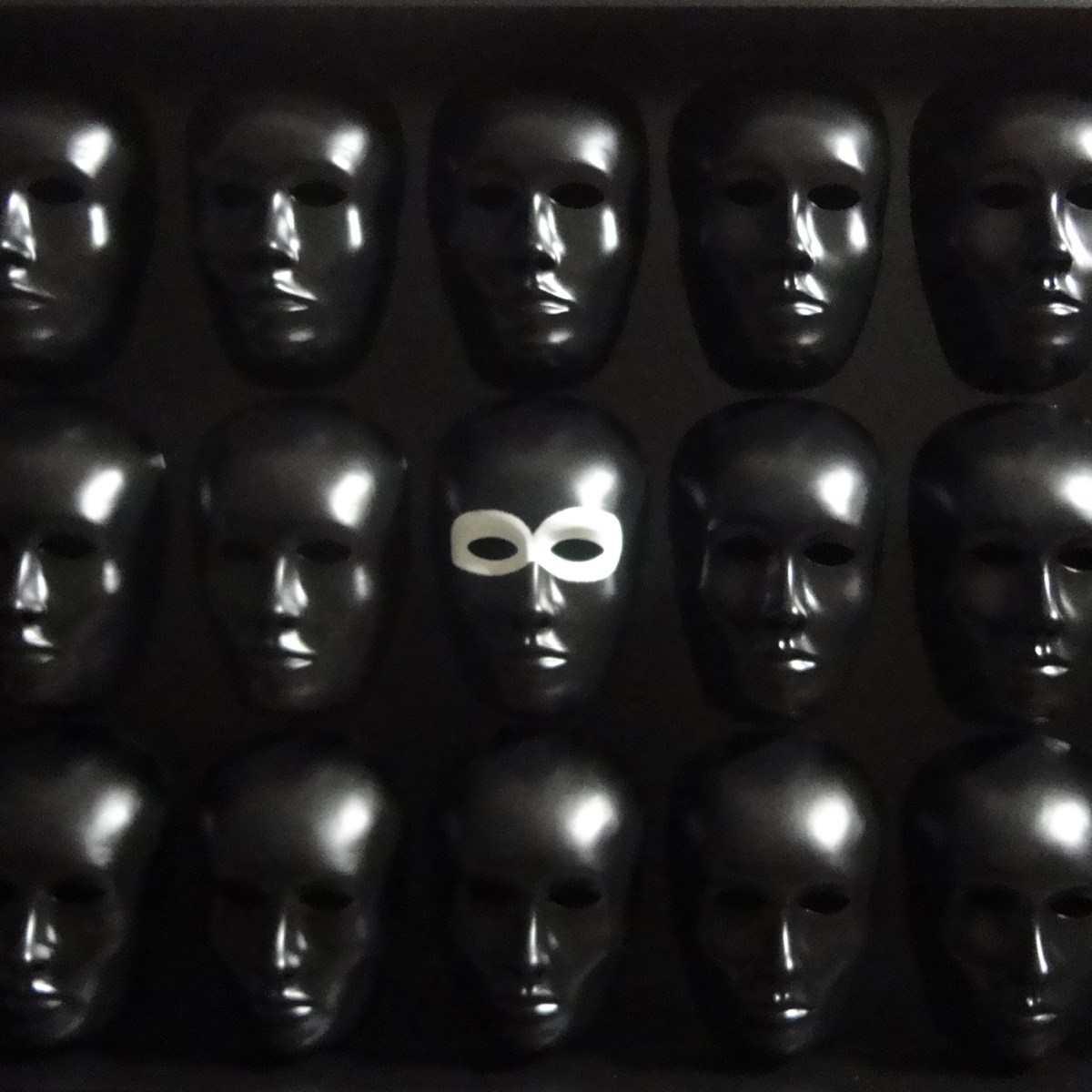 “La maschera di Diabolik” presso la Galleria Ghizzoni a&nbsp;Milano